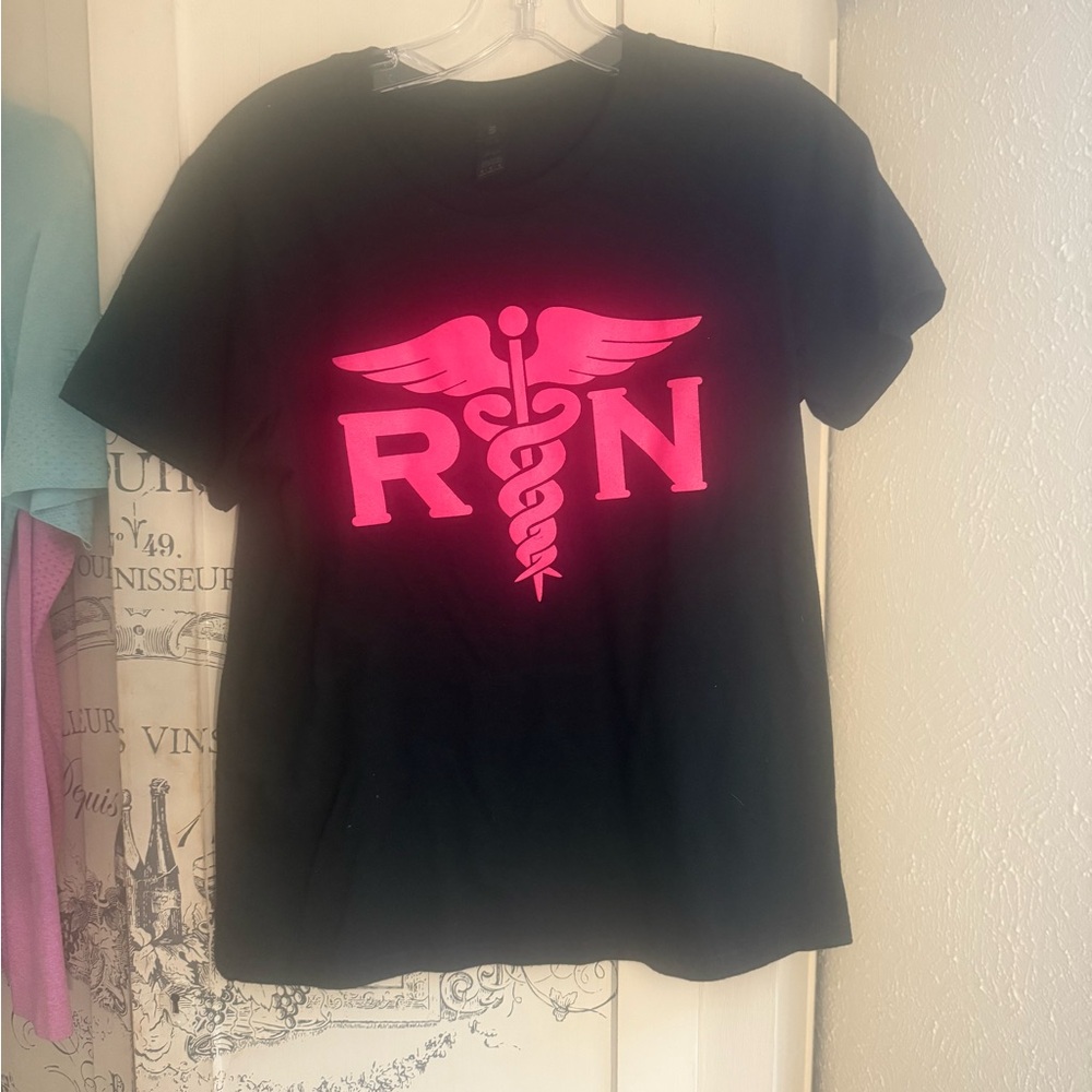 NWOT (Did not come with Tags) Adorable Black/Pink “RN” Nurse T-Shirt- Medium - Picture 6 of 14